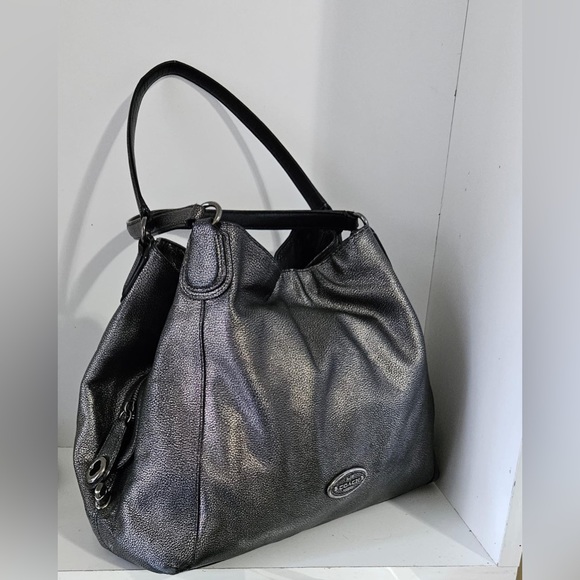 Beautiful Coach Silver /black leather tote BAG ,top Zipper/Snap closure, - Picture 5 of 10